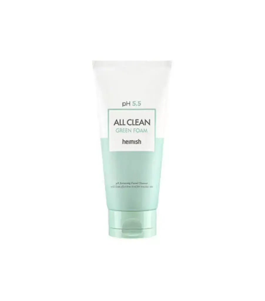 קצף ניקוי לפנים Heimish All Clean Green Foam – בקבוק ירוק עם משאבה, קצף ירוק רענן על רקע עץ טבעי 🌱