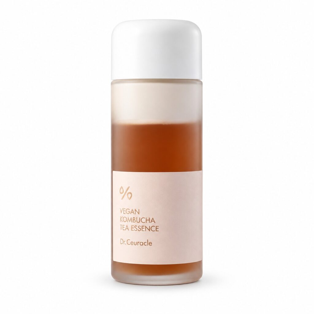 אסנס Dr. Ceuracle Vegan Kombucha Tea Essence 150 מ״ל על רקע לבן