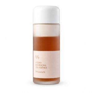 אסנס Dr. Ceuracle Vegan Kombucha Tea Essence 150 מ״ל על רקע לבן